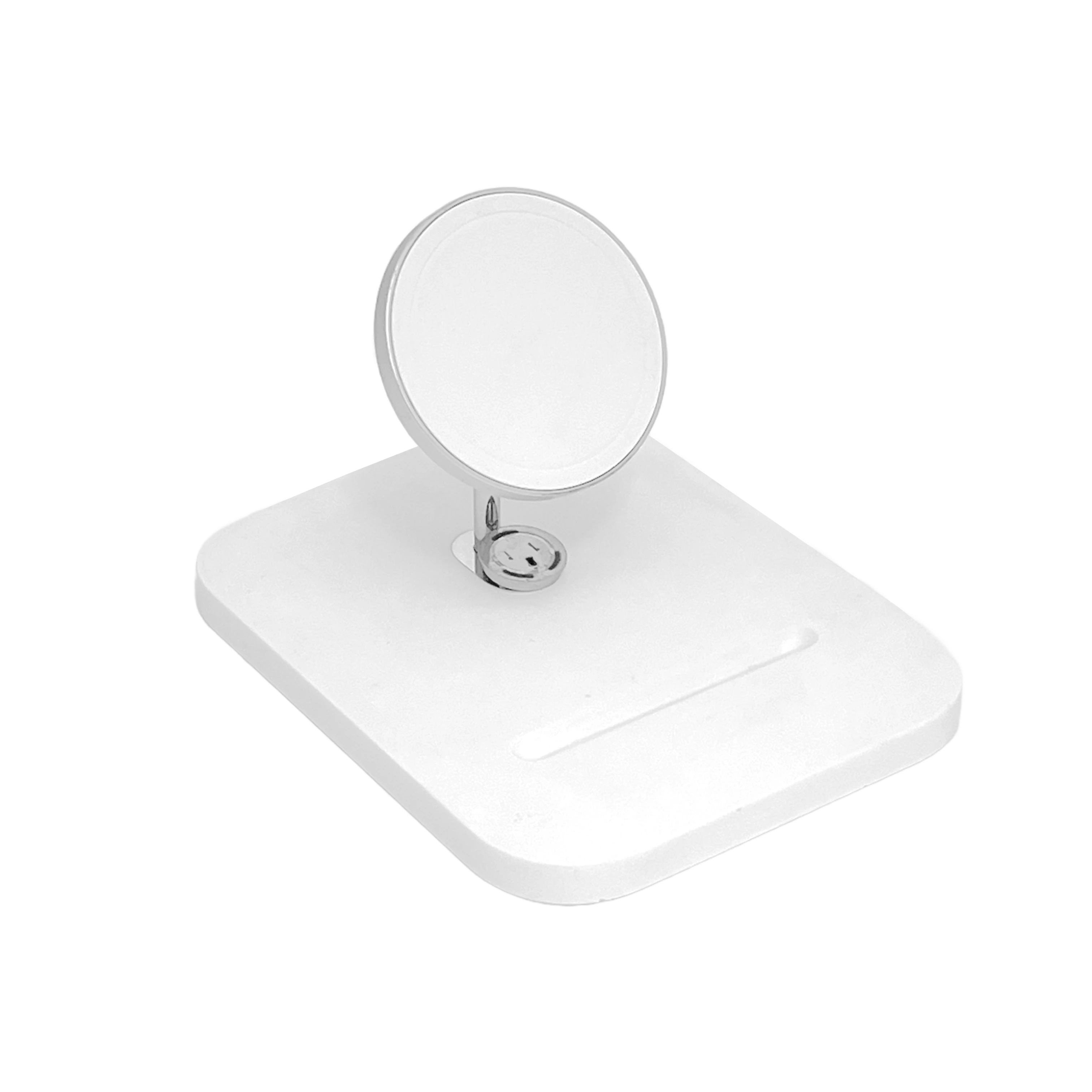 iPhone 16e Demo Charger